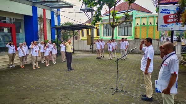 Upacara Memperingati Hari Pahlawan Nasional di PT BPR BKK Muntilan (Perseroda)